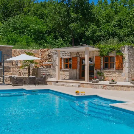 Stunning In With Sauna * Krivodol